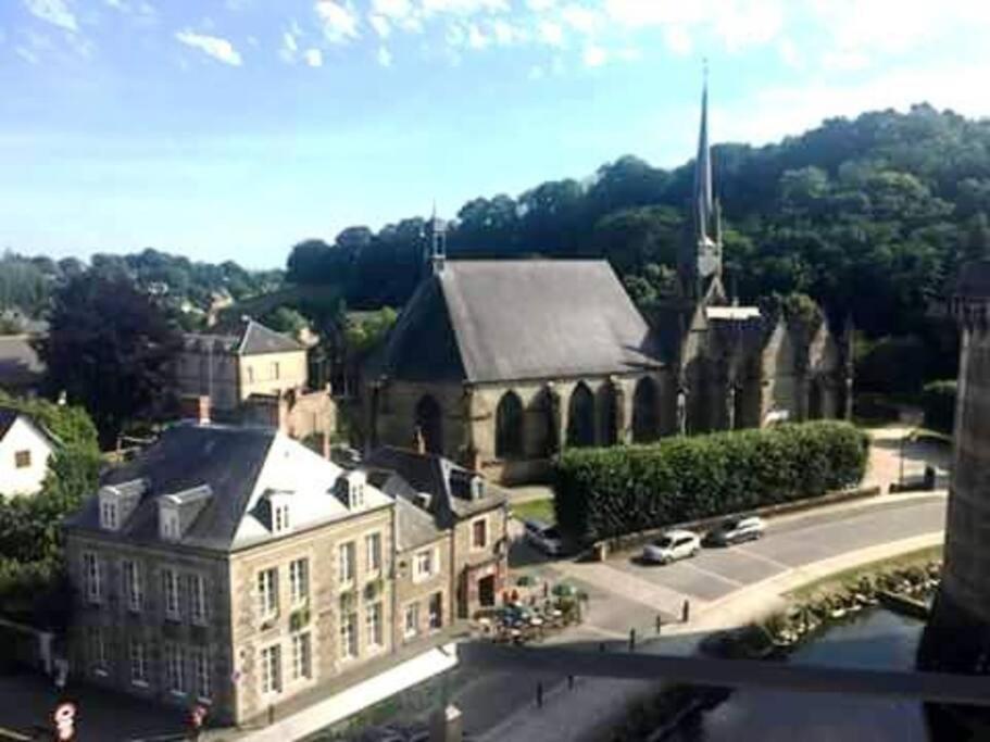 House At The Foot Of The Castle Of Fougeres Villa Eksteriør billede